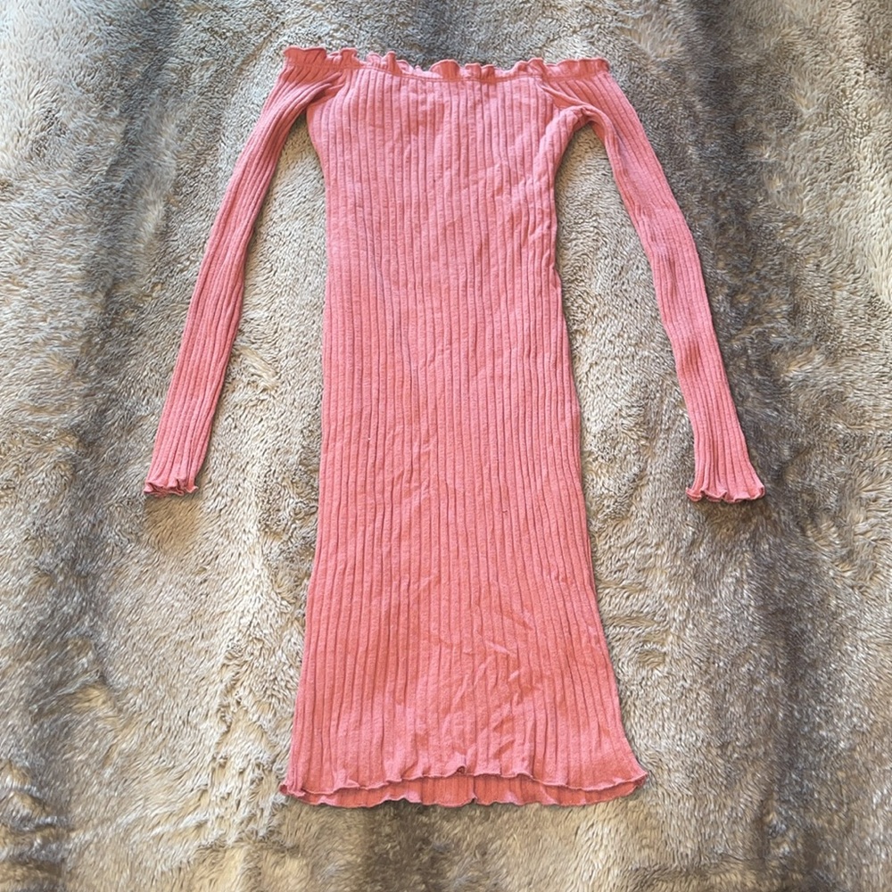 Dusty Pink Off-Shoulder Ribbed Dress 🌸 - Picture 2 of 4